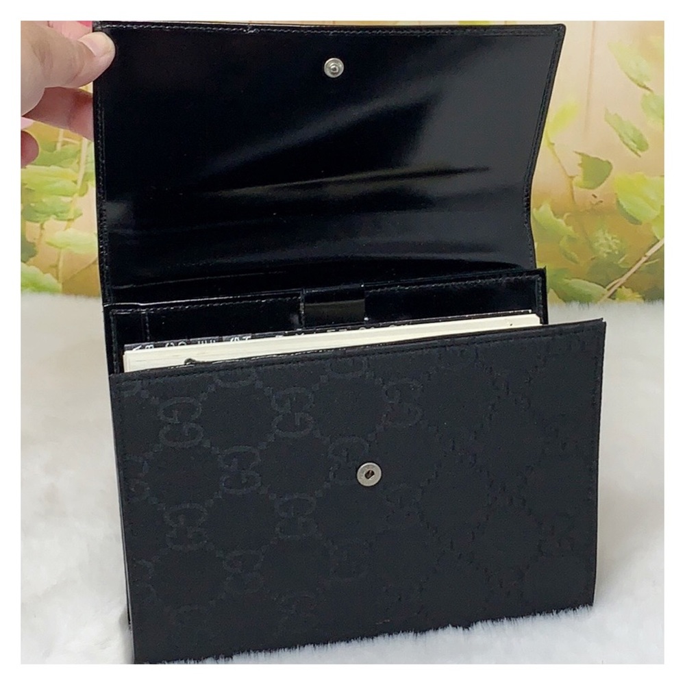 Authentic Gucci Book Case - Picture 8 of 10